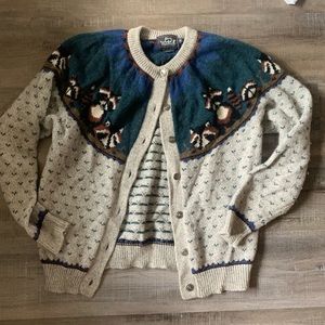SOLD Vintage Woolrich animal cardigan